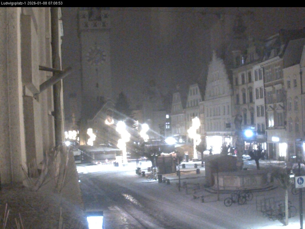 Archiv Foto Webcam Straubing: Blick auf den Stadtturm und Ludwigsplatz