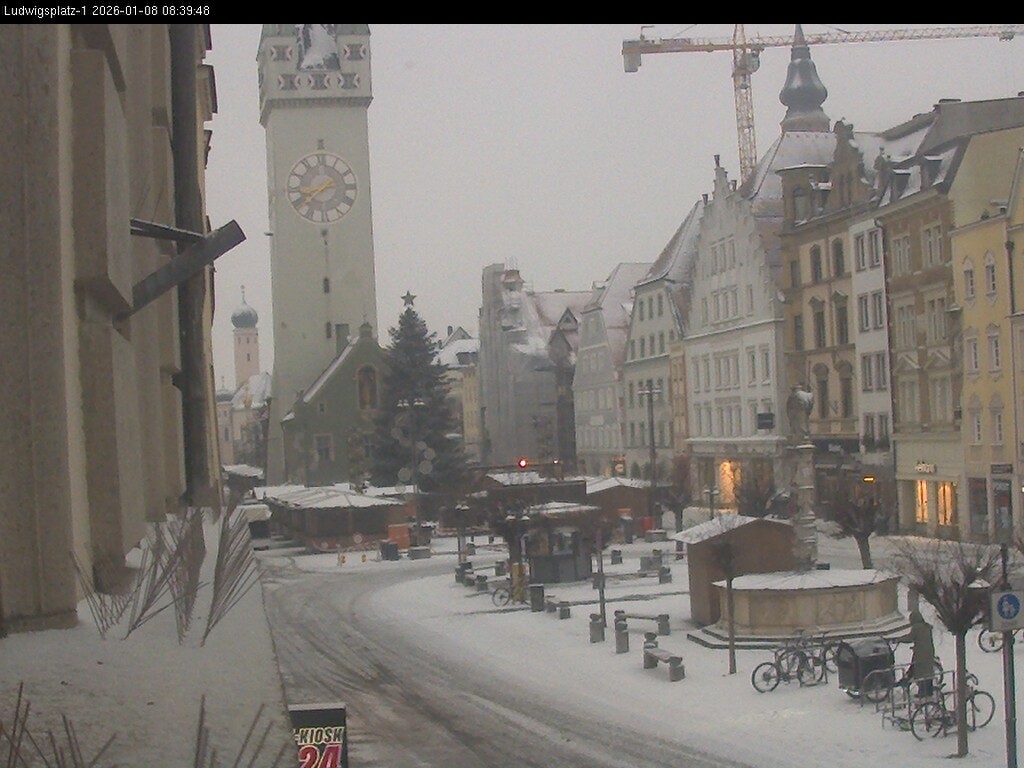 Archiv Foto Webcam Straubing: Blick auf den Stadtturm und Ludwigsplatz