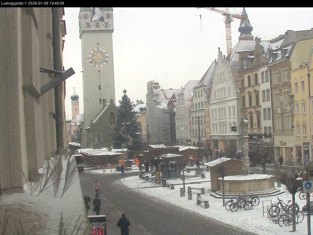 Archiv Foto Webcam Straubing: Blick auf den Stadtturm und Ludwigsplatz