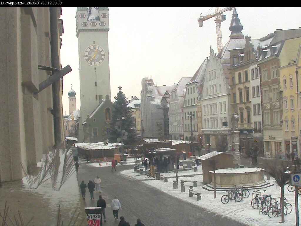 Archiv Foto Webcam Straubing: Blick auf den Stadtturm und Ludwigsplatz