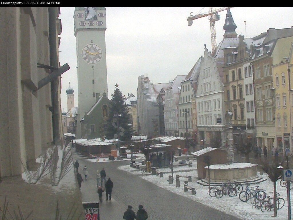 Archiv Foto Webcam Straubing: Blick auf den Stadtturm und Ludwigsplatz