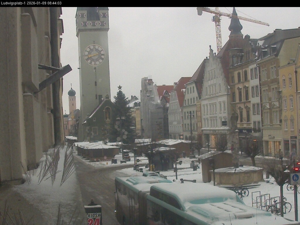 Archiv Foto Webcam Straubing: Blick auf den Stadtturm und Ludwigsplatz