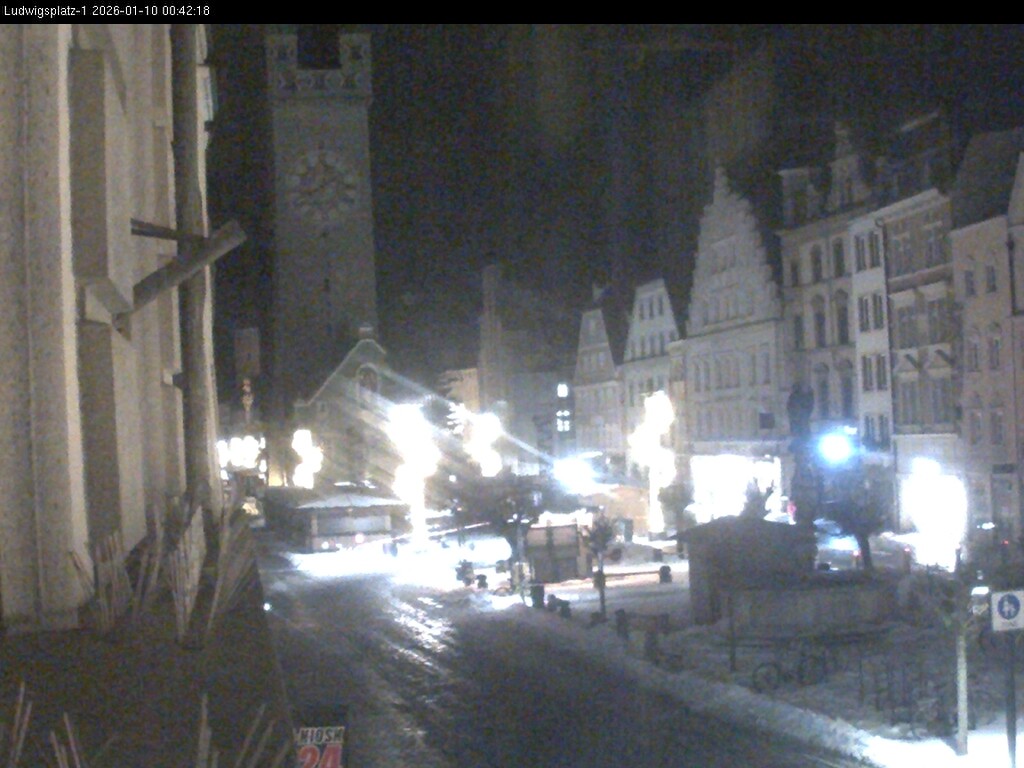 Archiv Foto Webcam Straubing: Blick auf den Stadtturm und Ludwigsplatz