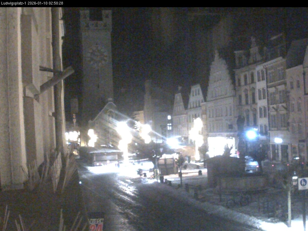 Archiv Foto Webcam Straubing: Blick auf den Stadtturm und Ludwigsplatz