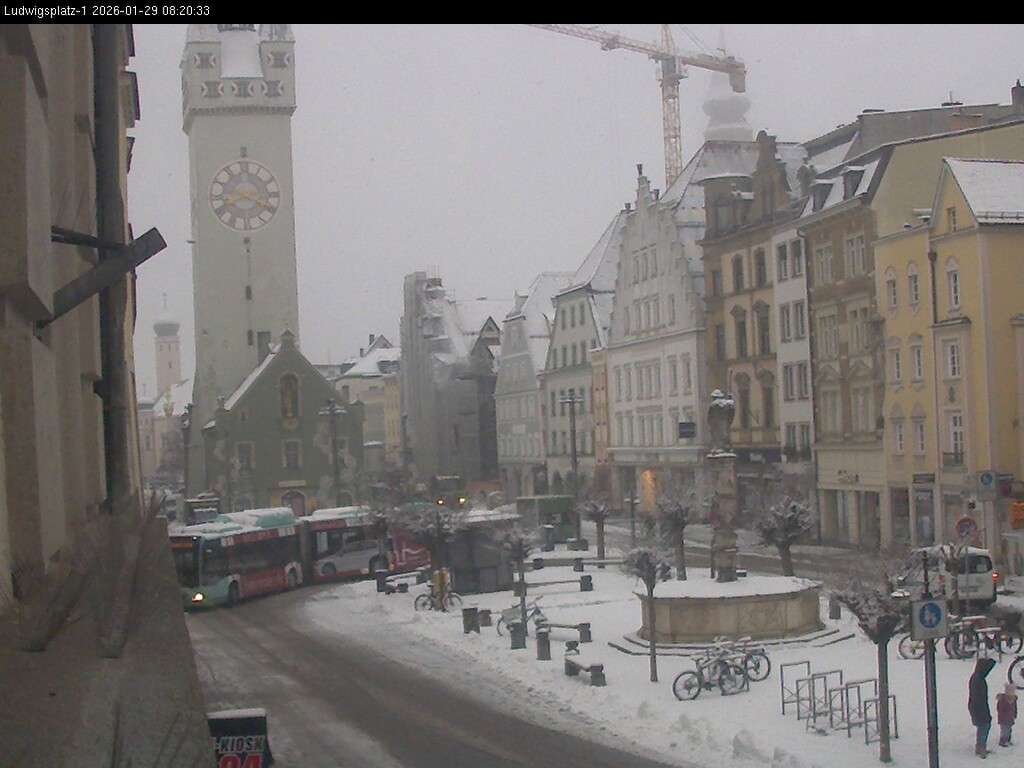 Archiv Foto Webcam Straubing: Blick auf den Stadtturm und Ludwigsplatz