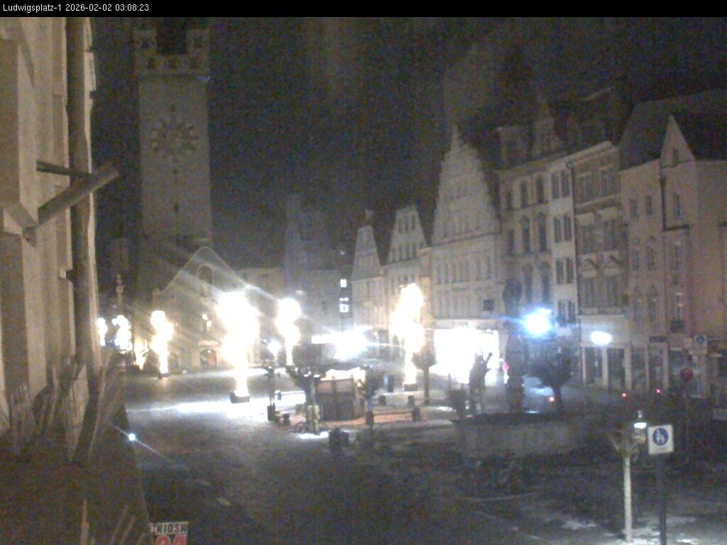 Archiv Foto Webcam Straubing: Blick auf den Stadtturm und Ludwigsplatz
