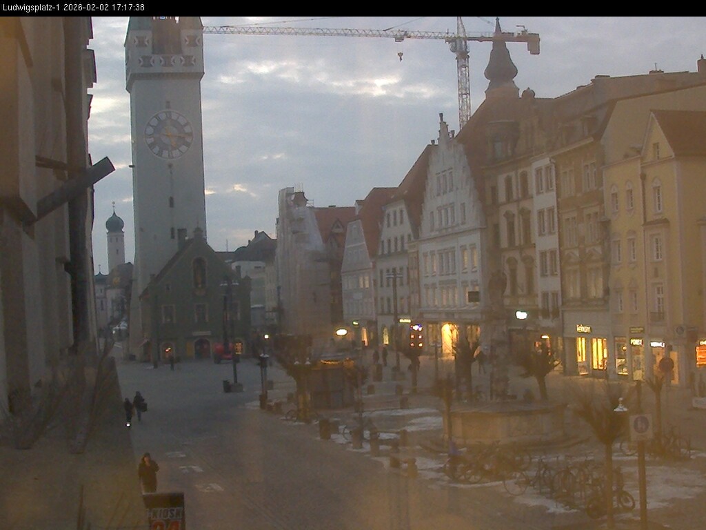 Archiv Foto Webcam Straubing: Blick auf den Stadtturm und Ludwigsplatz