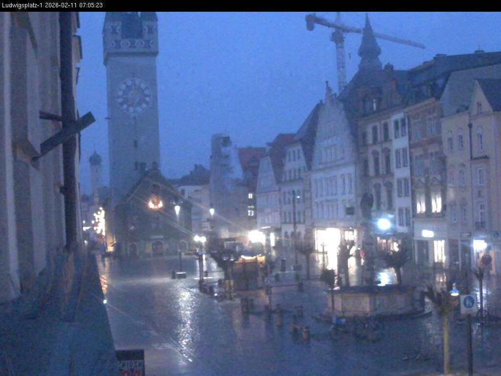 Archiv Foto Webcam Straubing: Blick auf den Stadtturm und Ludwigsplatz