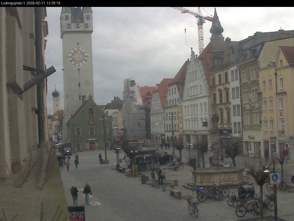 Archiv Foto Webcam Straubing: Blick auf den Stadtturm und Ludwigsplatz