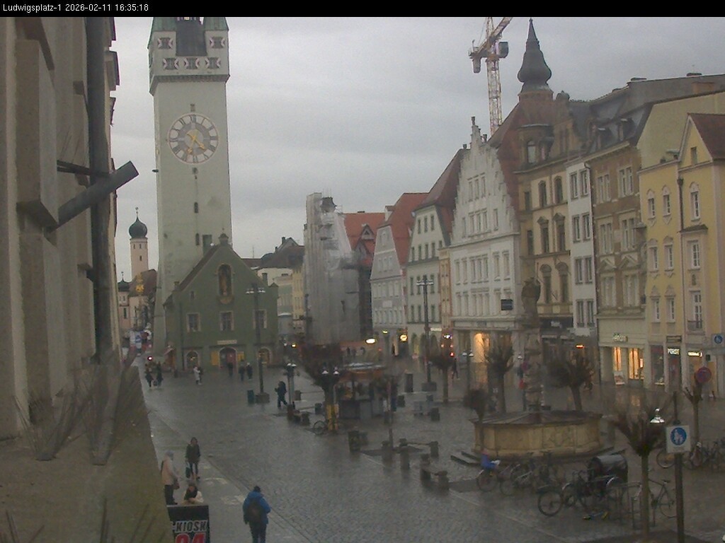 Archiv Foto Webcam Straubing: Blick auf den Stadtturm und Ludwigsplatz