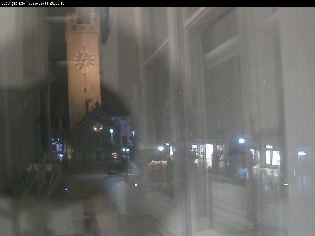 Archiv Foto Webcam Straubing: Blick auf den Stadtturm und Ludwigsplatz