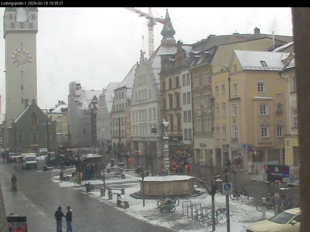 Archiv Foto Webcam Straubing: Blick auf den Stadtturm und Ludwigsplatz