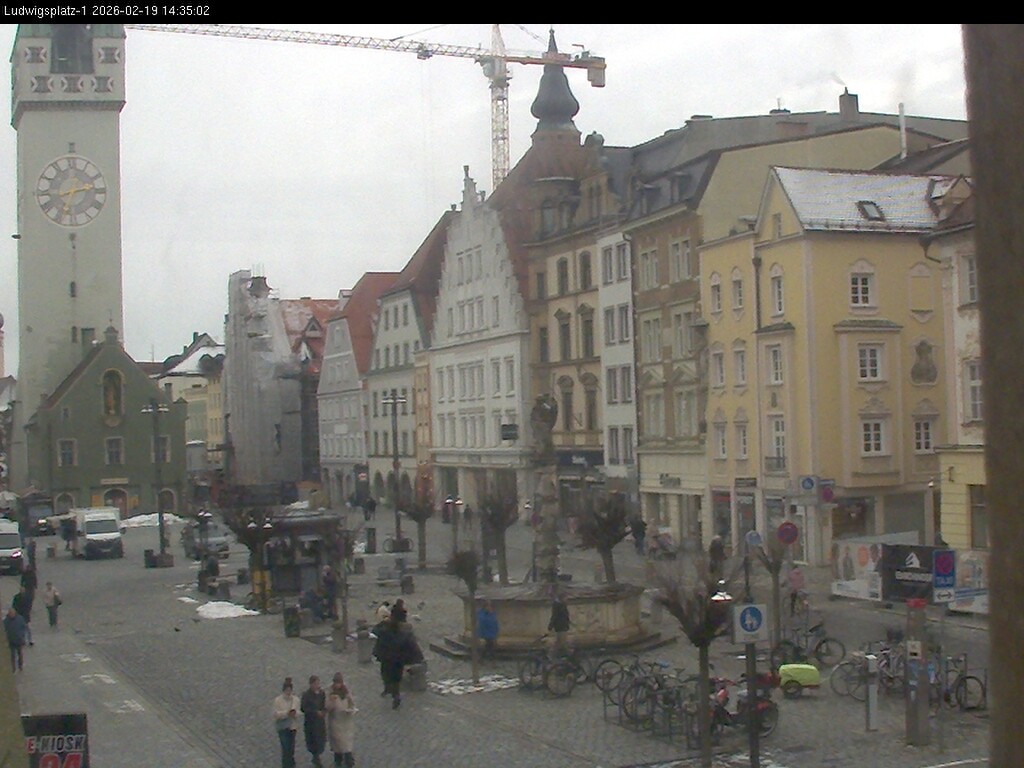 Archiv Foto Webcam Straubing: Blick auf den Stadtturm und Ludwigsplatz