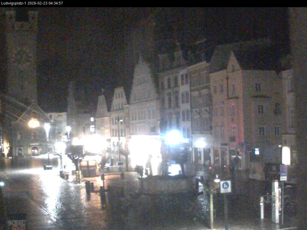 Archiv Foto Webcam Straubing: Blick auf den Stadtturm und Ludwigsplatz