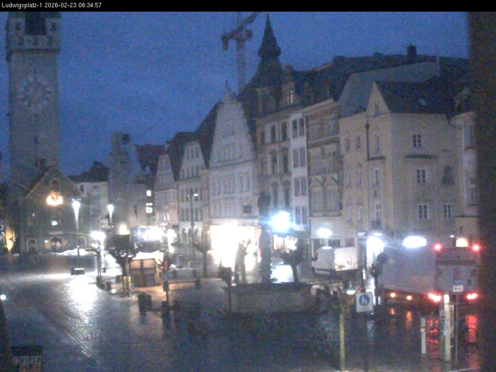 Archiv Foto Webcam Straubing: Blick auf den Stadtturm und Ludwigsplatz