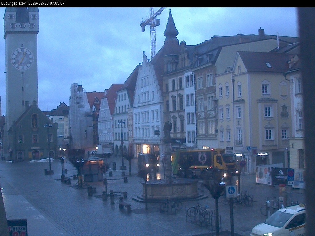 Archiv Foto Webcam Straubing: Blick auf den Stadtturm und Ludwigsplatz