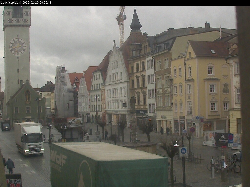 Archiv Foto Webcam Straubing: Blick auf den Stadtturm und Ludwigsplatz
