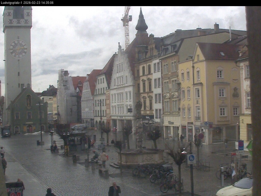 Archiv Foto Webcam Straubing: Blick auf den Stadtturm und Ludwigsplatz