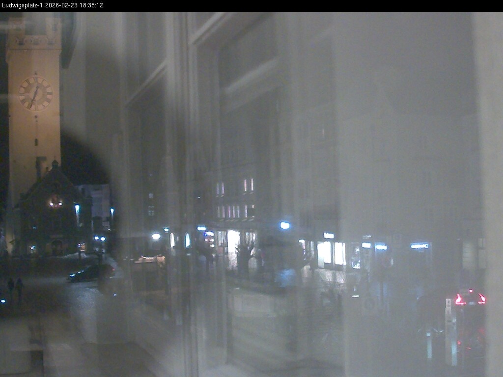 Archiv Foto Webcam Straubing: Blick auf den Stadtturm und Ludwigsplatz