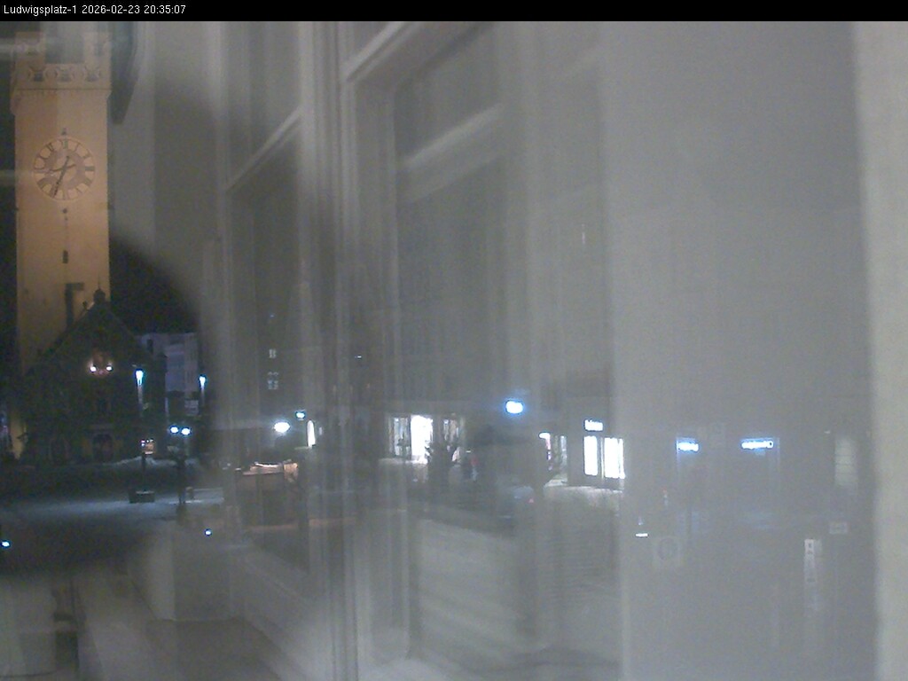 Archiv Foto Webcam Straubing: Blick auf den Stadtturm und Ludwigsplatz