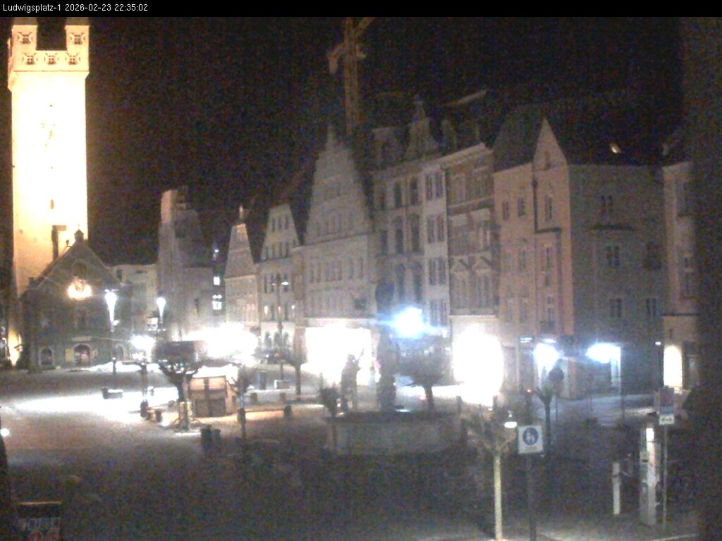 Archiv Foto Webcam Straubing: Blick auf den Stadtturm und Ludwigsplatz