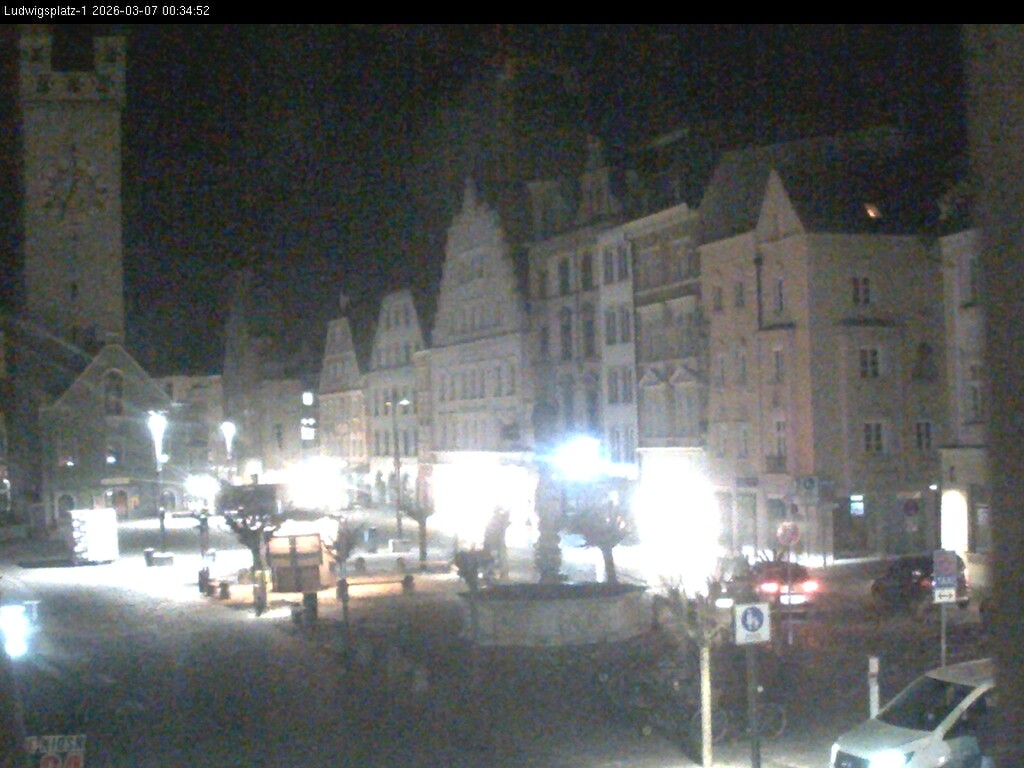 Archiv Foto Webcam Straubing: Blick auf den Stadtturm und Ludwigsplatz