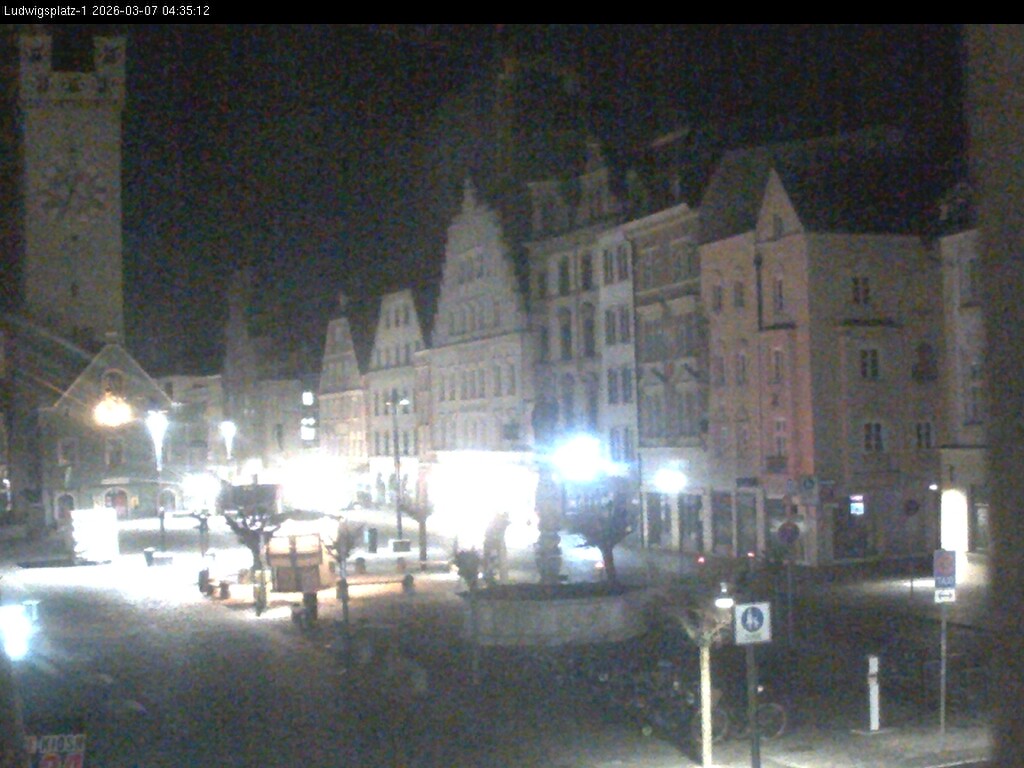 Archiv Foto Webcam Straubing: Blick auf den Stadtturm und Ludwigsplatz