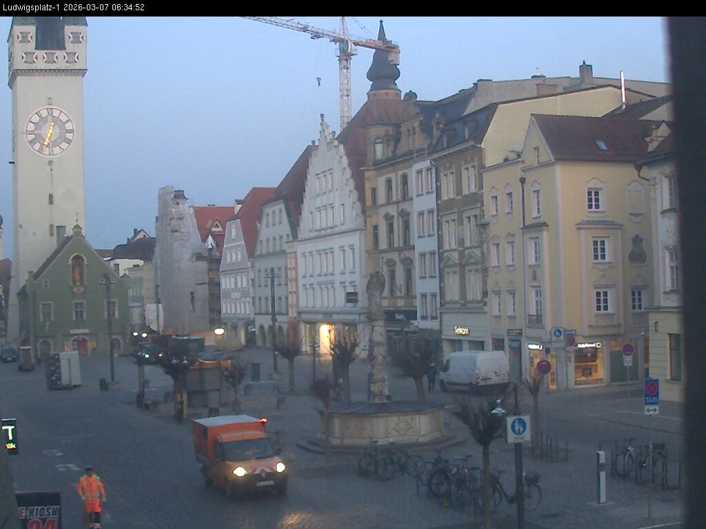 Archiv Foto Webcam Straubing: Blick auf den Stadtturm und Ludwigsplatz