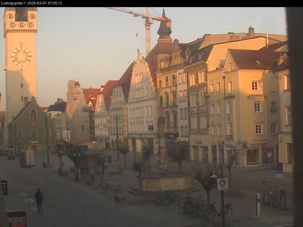 Archiv Foto Webcam Straubing: Blick auf den Stadtturm und Ludwigsplatz
