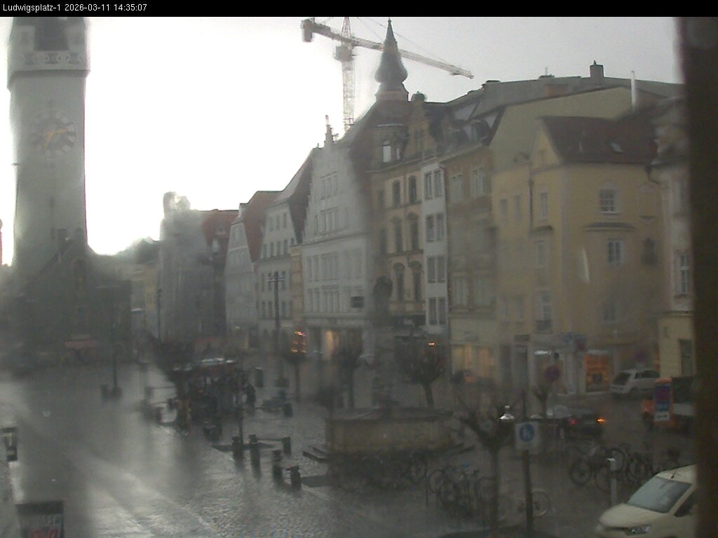 Archiv Foto Webcam Straubing: Blick auf den Stadtturm und Ludwigsplatz