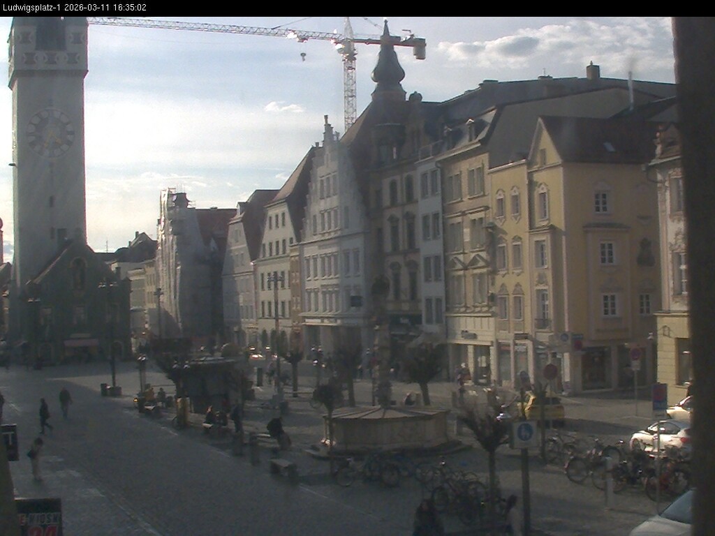 Archiv Foto Webcam Straubing: Blick auf den Stadtturm und Ludwigsplatz