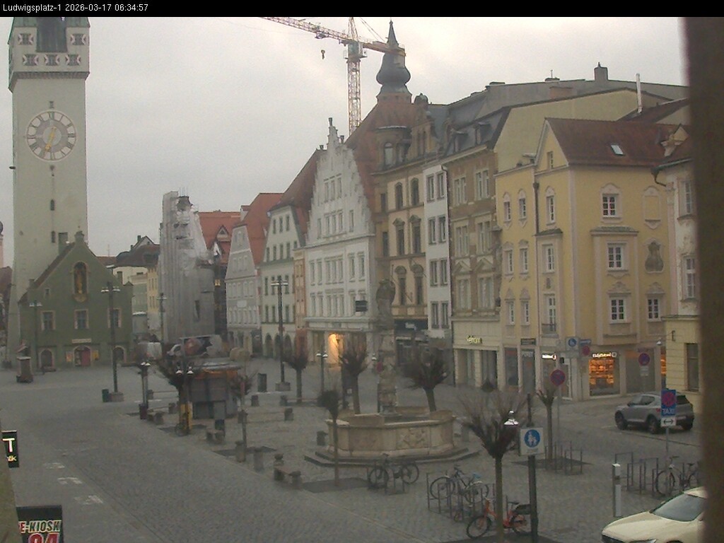 Archiv Foto Webcam Straubing: Blick auf den Stadtturm und Ludwigsplatz
