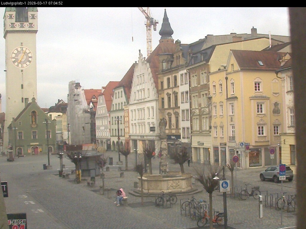 Archiv Foto Webcam Straubing: Blick auf den Stadtturm und Ludwigsplatz