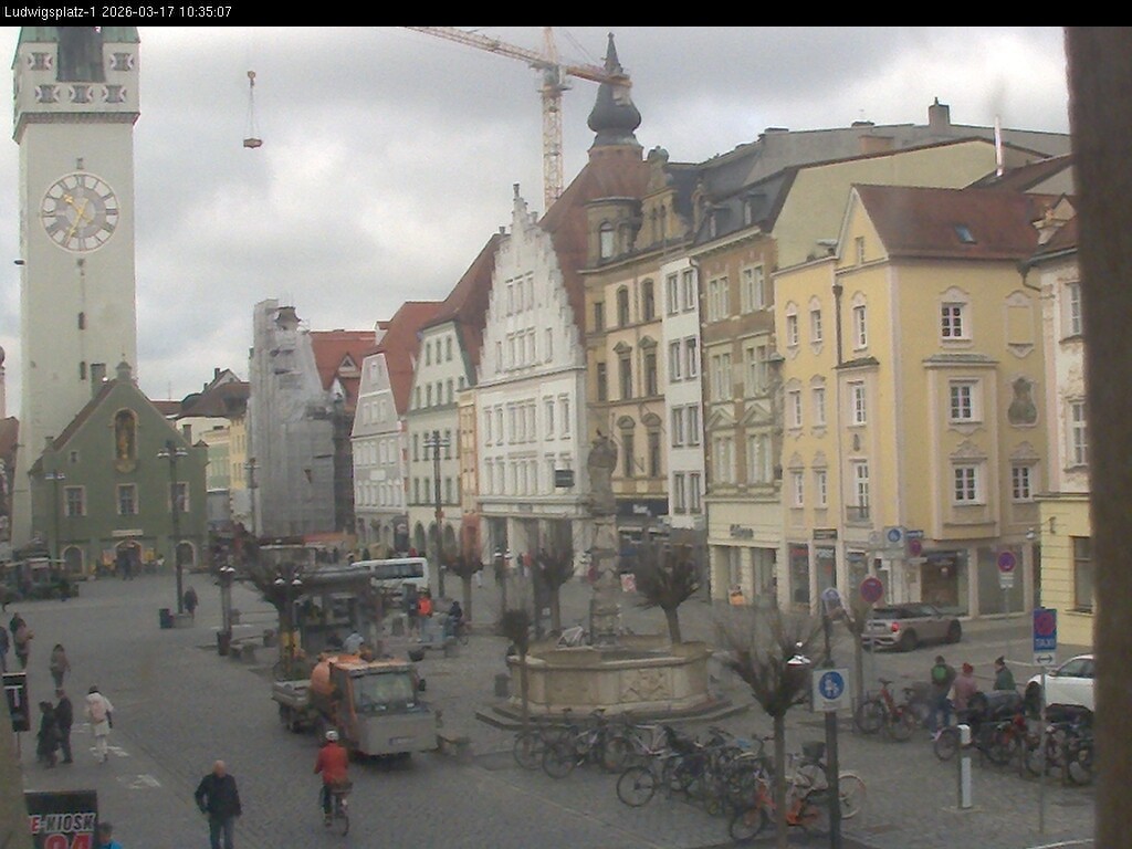 Archiv Foto Webcam Straubing: Blick auf den Stadtturm und Ludwigsplatz