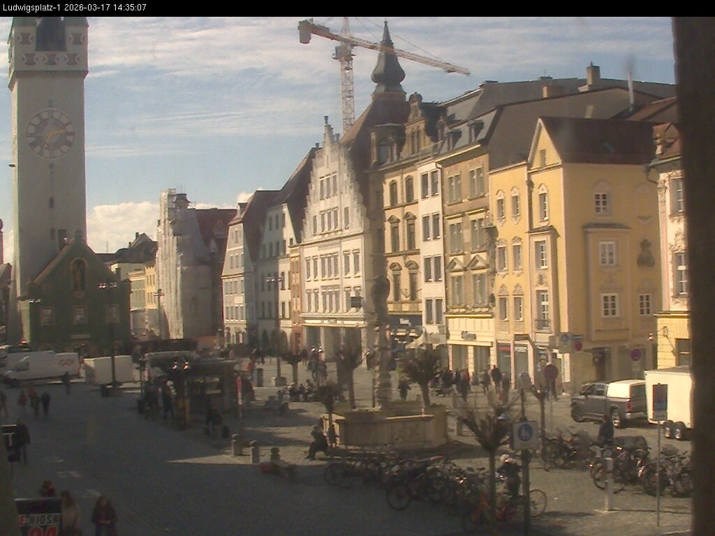 Archiv Foto Webcam Straubing: Blick auf den Stadtturm und Ludwigsplatz