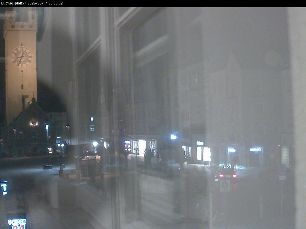 Archiv Foto Webcam Straubing: Blick auf den Stadtturm und Ludwigsplatz