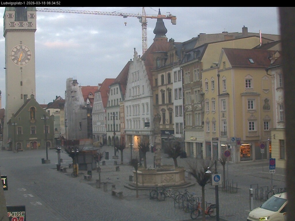 Archiv Foto Webcam Straubing: Blick auf den Stadtturm und Ludwigsplatz
