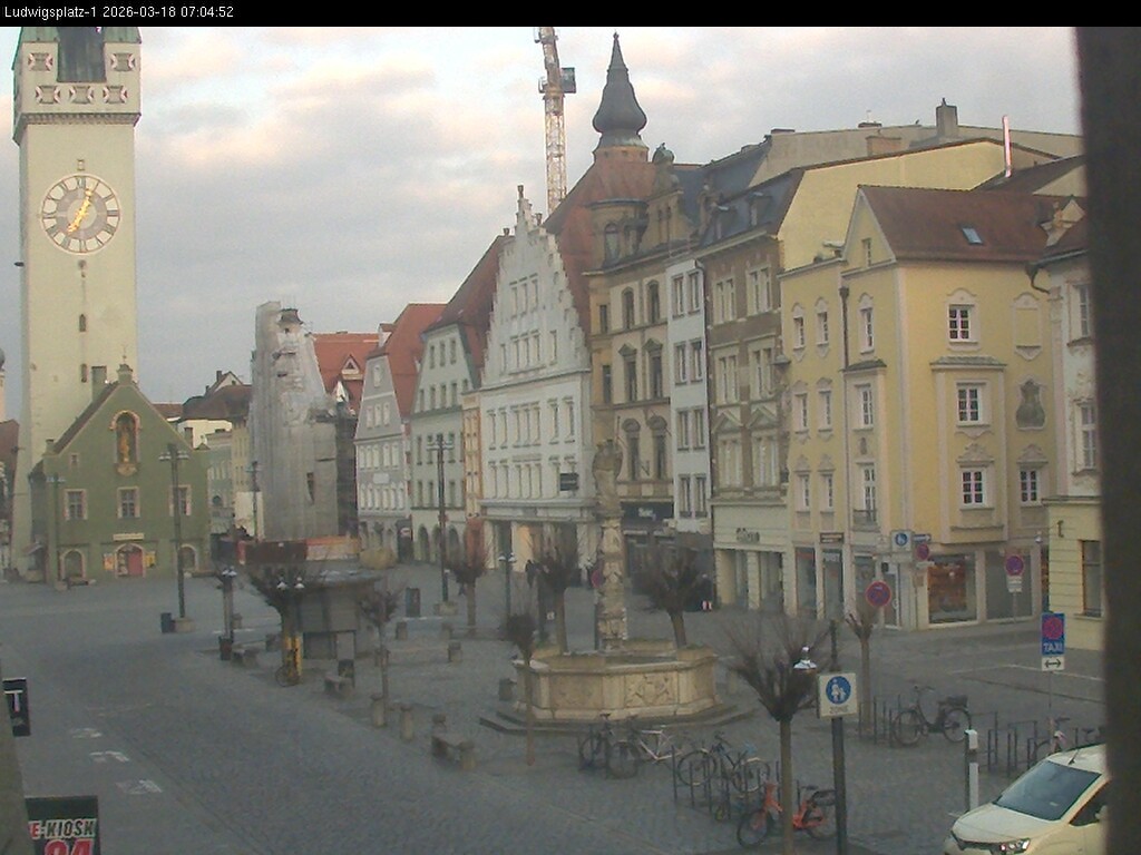 Archiv Foto Webcam Straubing: Blick auf den Stadtturm und Ludwigsplatz