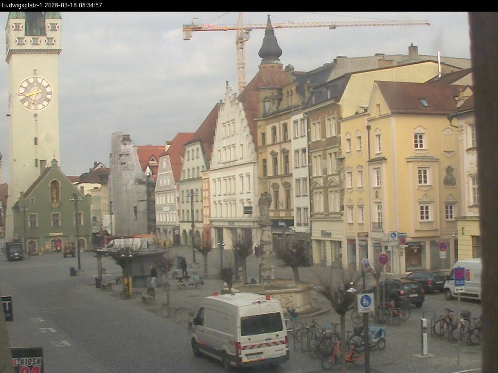Archiv Foto Webcam Straubing: Blick auf den Stadtturm und Ludwigsplatz