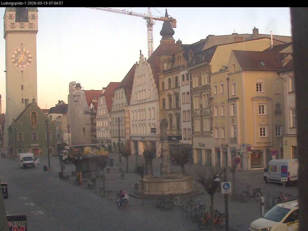 Archiv Foto Webcam Straubing: Blick auf den Stadtturm und Ludwigsplatz