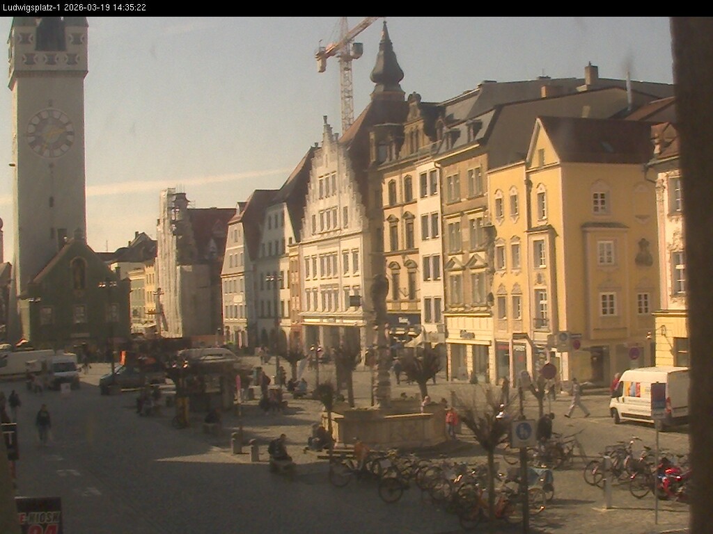 Archiv Foto Webcam Straubing: Blick auf den Stadtturm und Ludwigsplatz