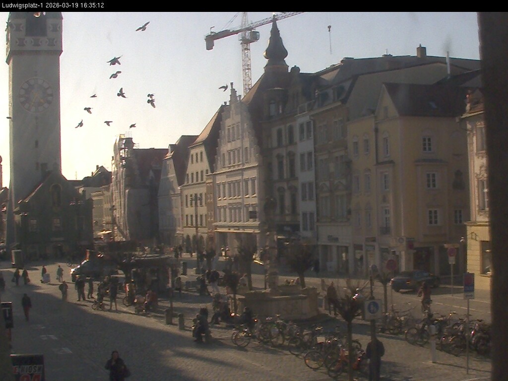 Archiv Foto Webcam Straubing: Blick auf den Stadtturm und Ludwigsplatz