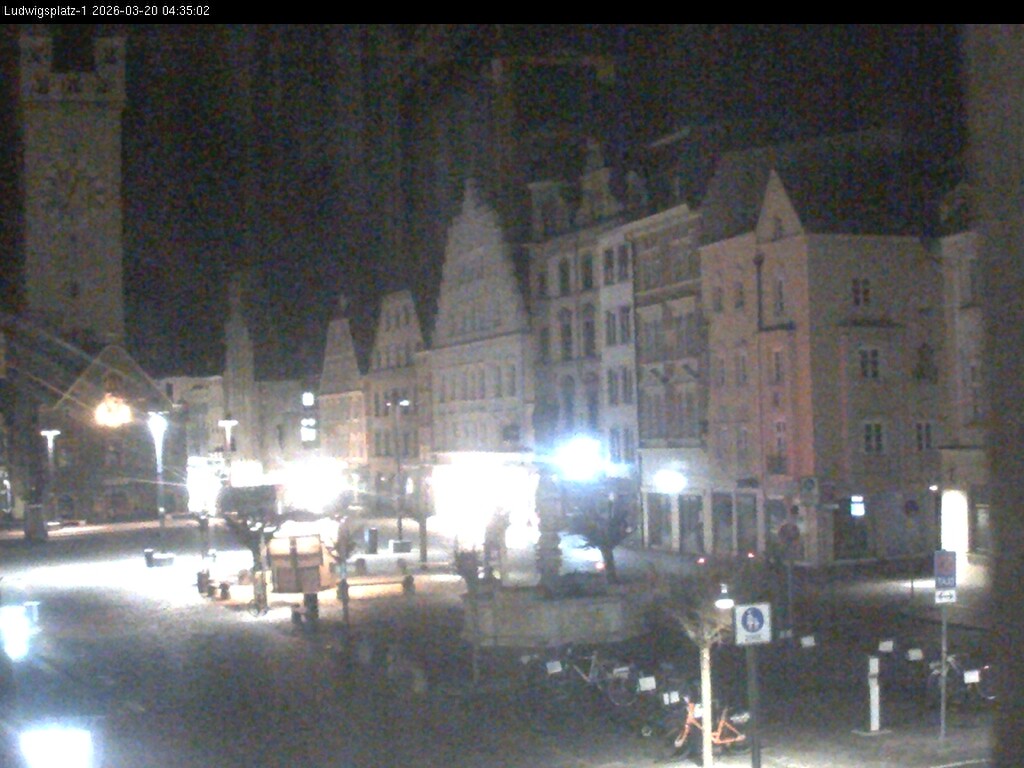Archiv Foto Webcam Straubing: Blick auf den Stadtturm und Ludwigsplatz