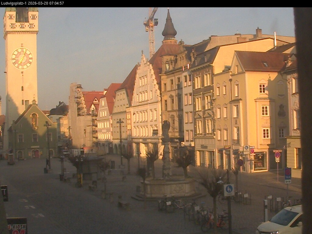 Archiv Foto Webcam Straubing: Blick auf den Stadtturm und Ludwigsplatz