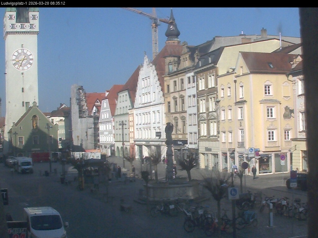 Archiv Foto Webcam Straubing: Blick auf den Stadtturm und Ludwigsplatz