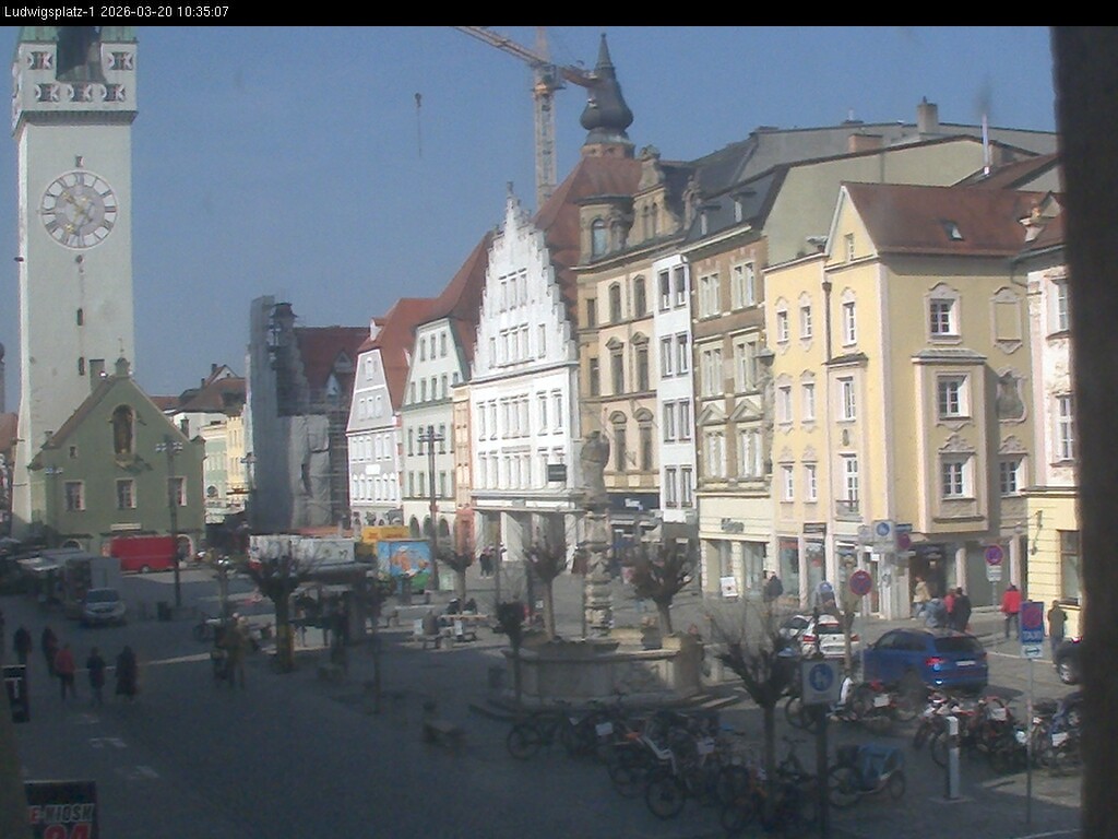 Archiv Foto Webcam Straubing: Blick auf den Stadtturm und Ludwigsplatz