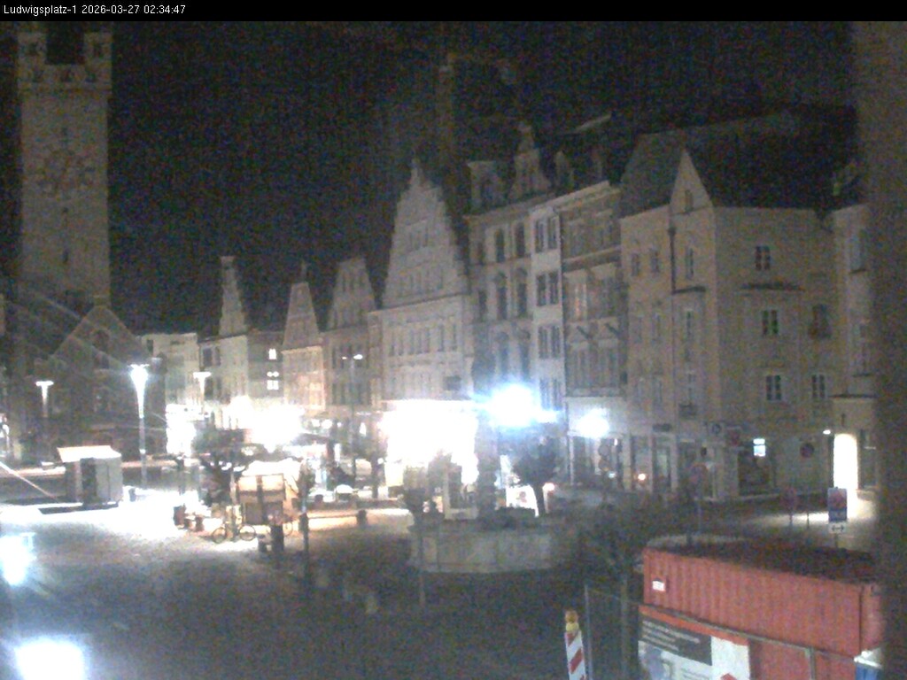 Archiv Foto Webcam Straubing: Blick auf den Stadtturm und Ludwigsplatz