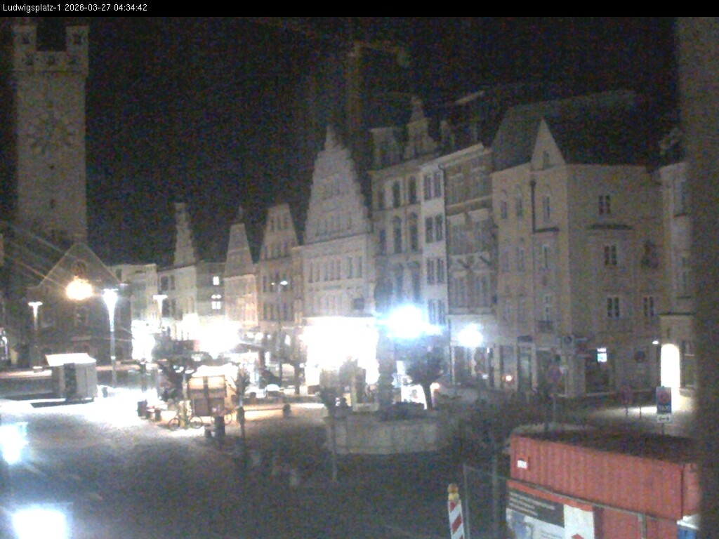 Archiv Foto Webcam Straubing: Blick auf den Stadtturm und Ludwigsplatz