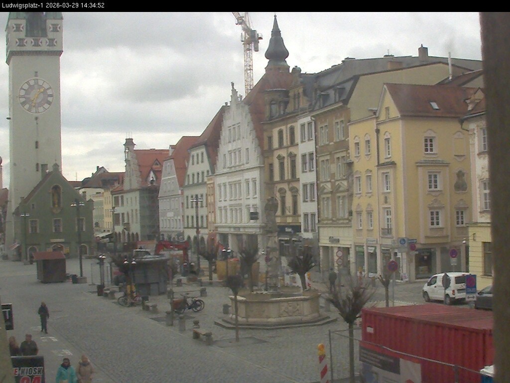 Archiv Foto Webcam Straubing: Blick auf den Stadtturm und Ludwigsplatz