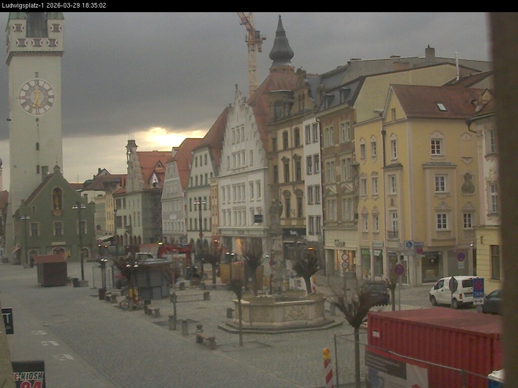 Archiv Foto Webcam Straubing: Blick auf den Stadtturm und Ludwigsplatz